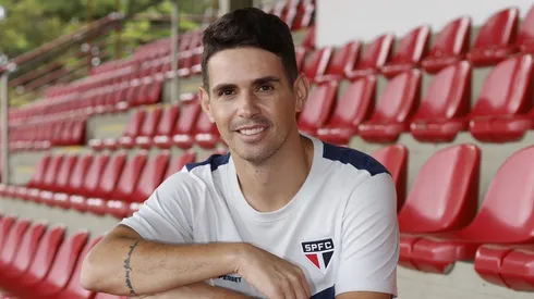 Oscar retorna ao São Paulo após oito temporada na China. Foto: Rubens Chiri / SPFC