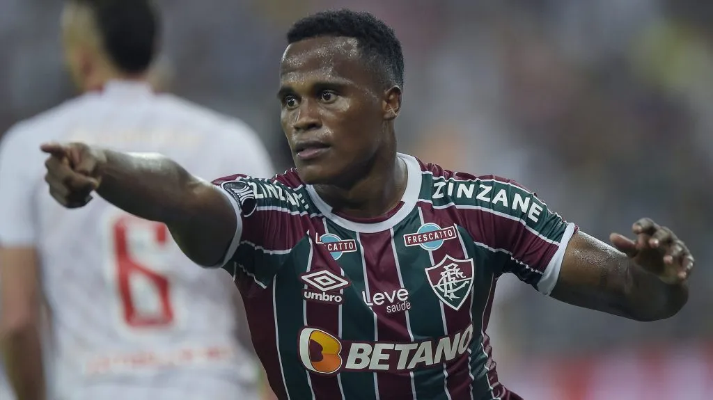 Jhon Arias segue no Fluminense - Foto: Alexandre Loureiro/AGIF.