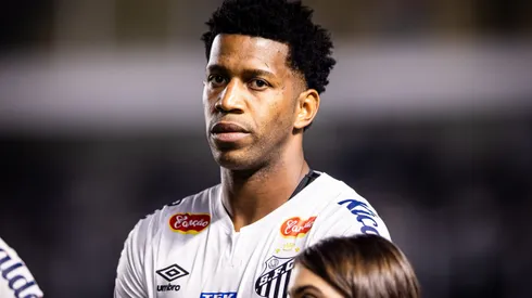 Gil jogador do Santos durante partida contra o Sport no estadio Vila Belmiro pelo campeonato Brasileiro B 2024. Foto: Abner Dourado/AGIF