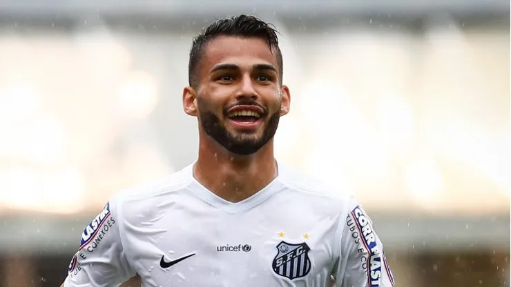 Thiago Maia, volante do Internacional, na época do Santos
