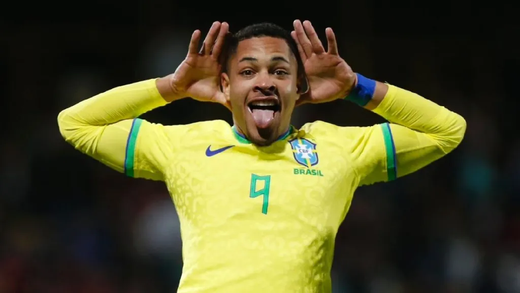 Vitor Roque, atacante do Barcelona