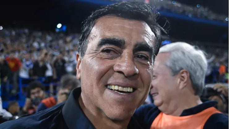 Velez Sarsfield v Huracan - Liga Profesional 2024 Gustavo Quinteros, coach of Velez Sarsfield, is moved after becoming the 2024 Professional League champion in Buenos Aires, Argentina, on December 15, 2024. Ciudad Autonoma de Buenos Aires Argentina PUBLICATIONxNOTxINxFRA Copyright: xJuanxManuelxBaezx originalFilename:baez-argentin241215_npSSf.jpg