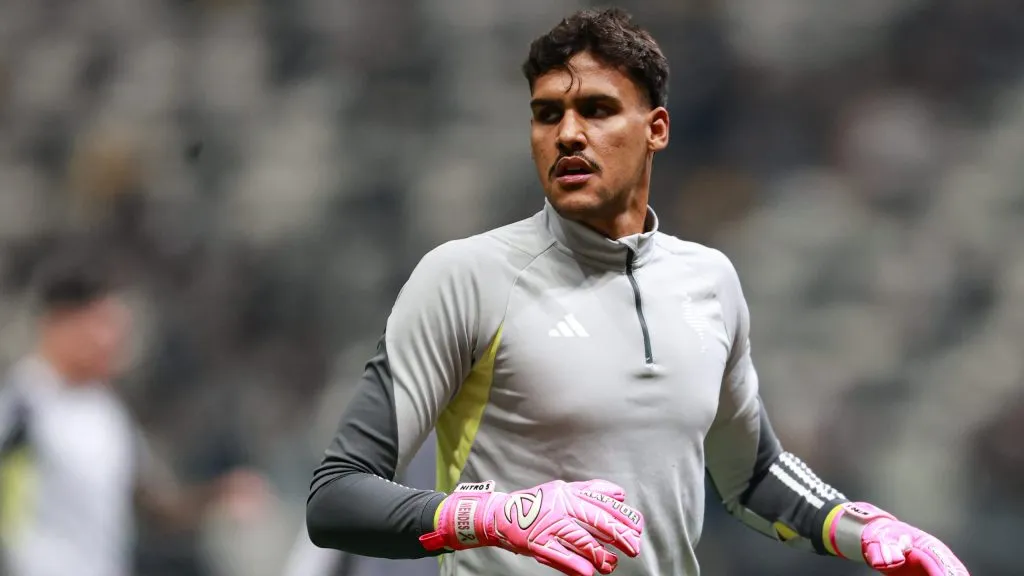 Matheus Mendes vai jogar pelo rival de BH - Foto: Gilson Lobo/AGIF.