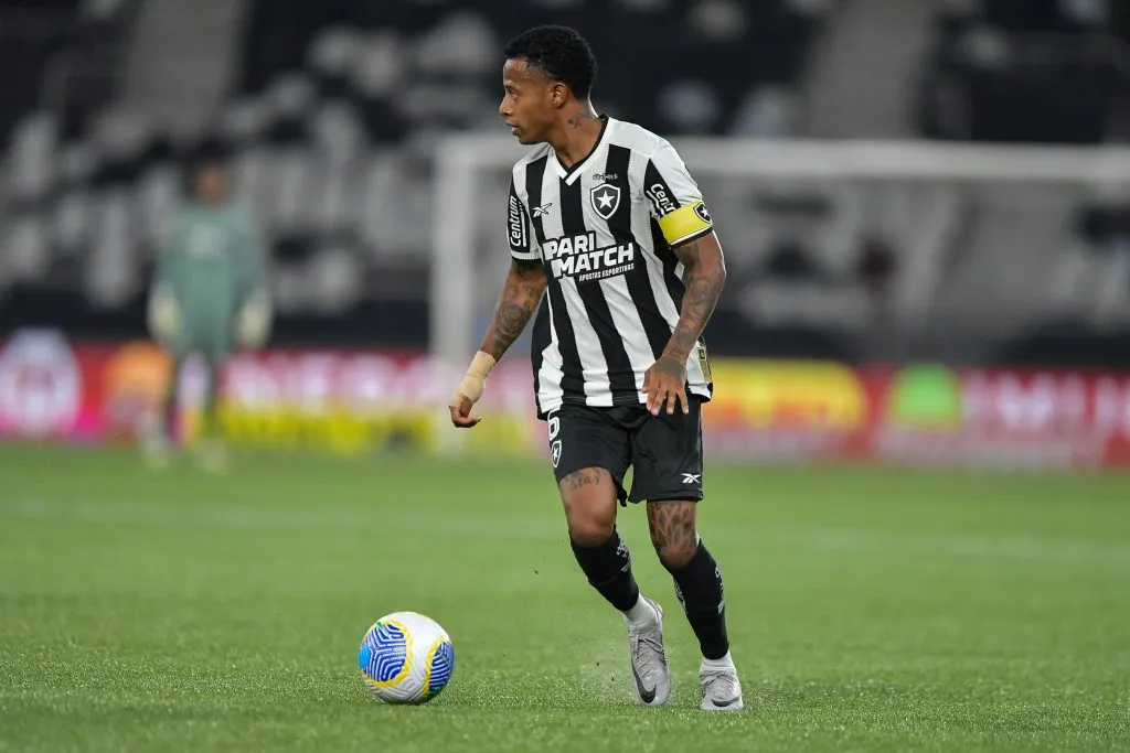 Tchê Tchê se posiciona sobre saída do clube – Foto: Thiago Ribeiro/AGIF