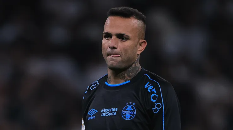 Luan, meia ex-Corinthians, jogando pelo Grêmio