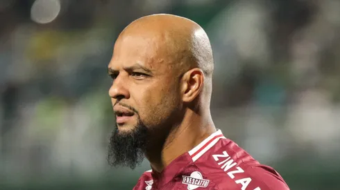 Felipe Melo em ação pelo Nense.