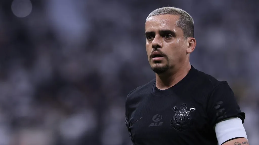 Fagner em partida pelo Corinthians. Foto: Marcello Zambrana/AGIF