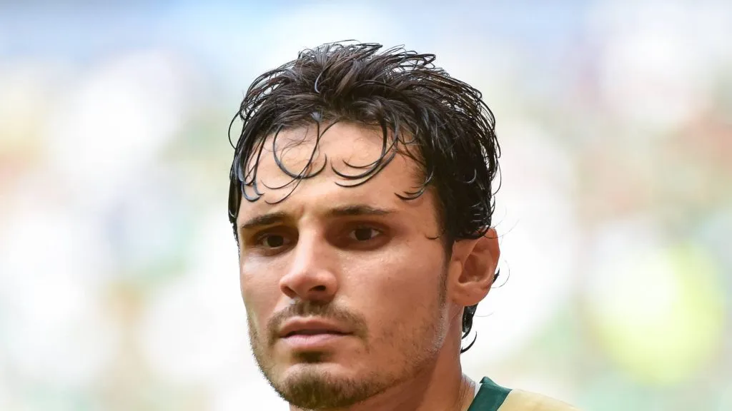 Foto: IMAGO / Sports Press Photo – Raphael Veiga durante jogo do Palmeiras em 2024.