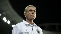 Luís Castro durante partida sob comando do Botafogo. Foto: Jorge Rodrigues/AGIF