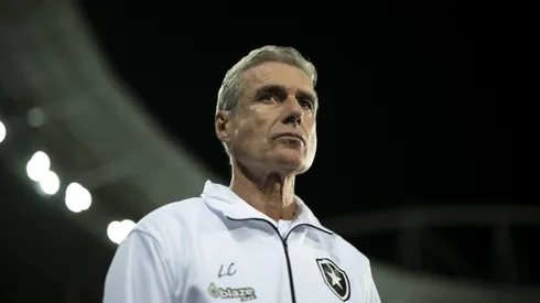 Luís Castro durante partida sob comando do Botafogo. Foto: Jorge Rodrigues/AGIF