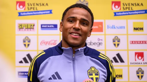 Niclas Eliasson durante entrevista em compromisso pela Seleção Sueca, em 2024. Foto: Jesper Zerman