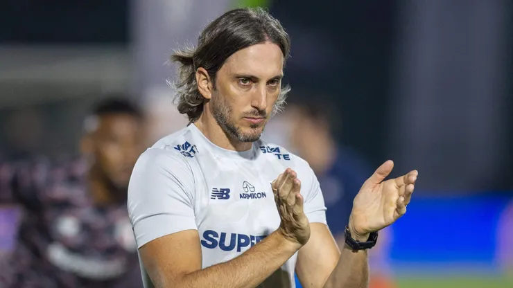 Luis Zubeldía durante partida sob comando do São Paulo. Foto: Anderson Romao/AGIF