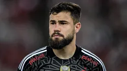Matheus Cunha vê o Flamengo se movimentar para acertar sua renovação - Foto: Thiago Ribeiro/AGIF