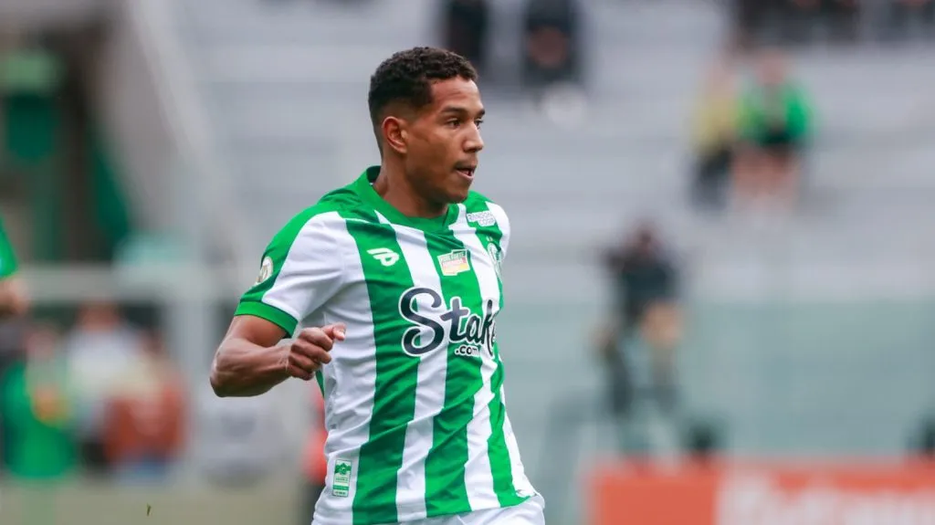 Foto: Luiz Erbes/AGIF – João Lucas se destacou no Juventude e é a bola da vez para reforçar o Imortal.