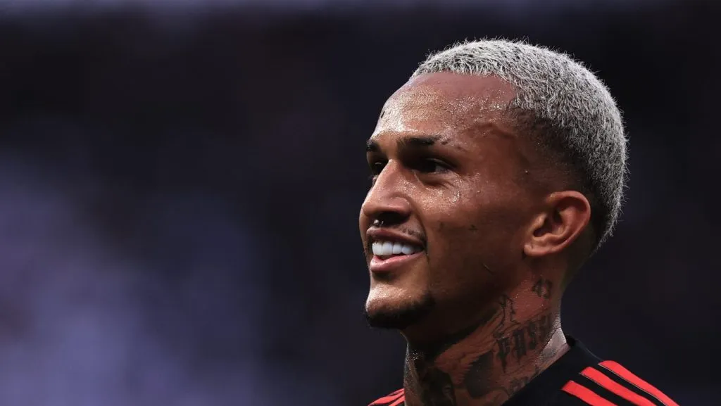 Wesley, lateral do Flamengo. Foto: Ettore Chiereguini/AGIF