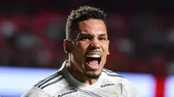 Paulinho durante jogo do Atlético contra o São Paulo.