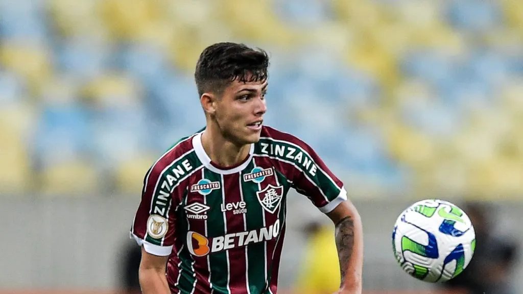 Foto: Thiago Ribeiro/AGIF – Giovanni busca nova chance no futebol brasileiro após não vingar no Fluminense.