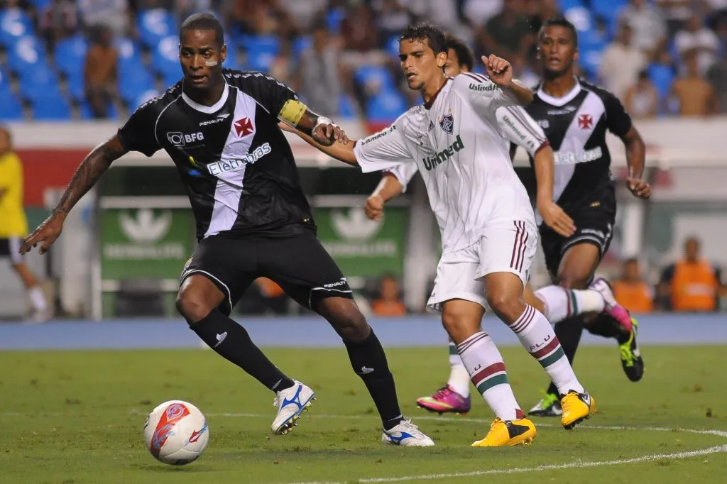 Dede atuando pelo Vasco