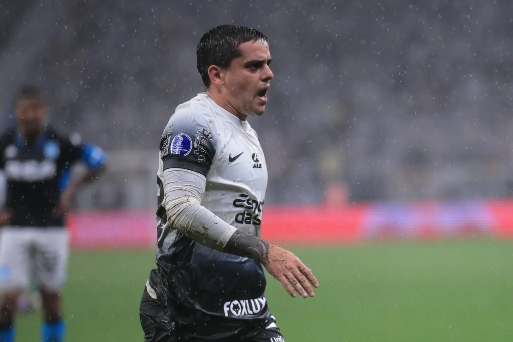 Fagner jogador do Corinthians durante partida