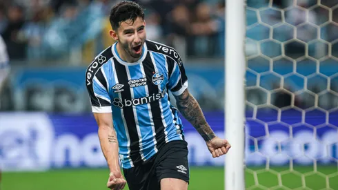 Mathias Villasanti comemorando gol pelo Grêmio. Foto: Maxi Franzoi/AGIF