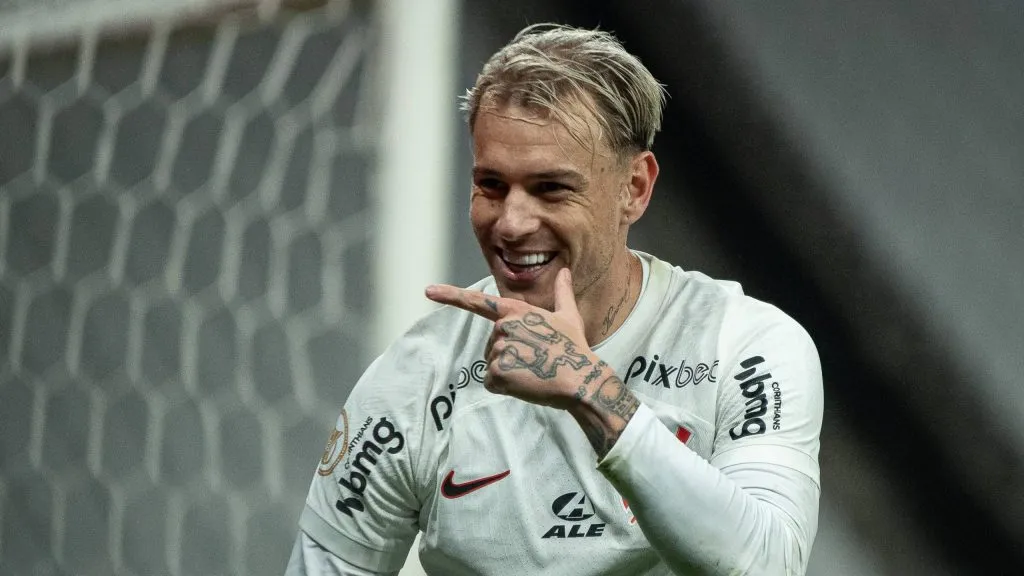 Róger Guedes comemorando gol pelo Corinthians. Foto: Ronaldo Barreto