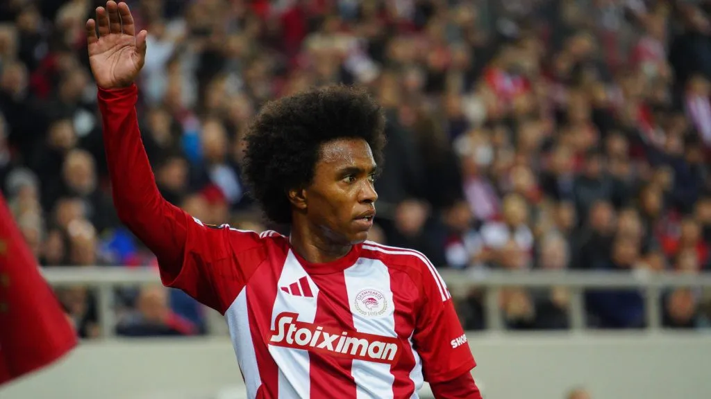 Willian está livre no mercado. Foto: Giorgos Arapekos