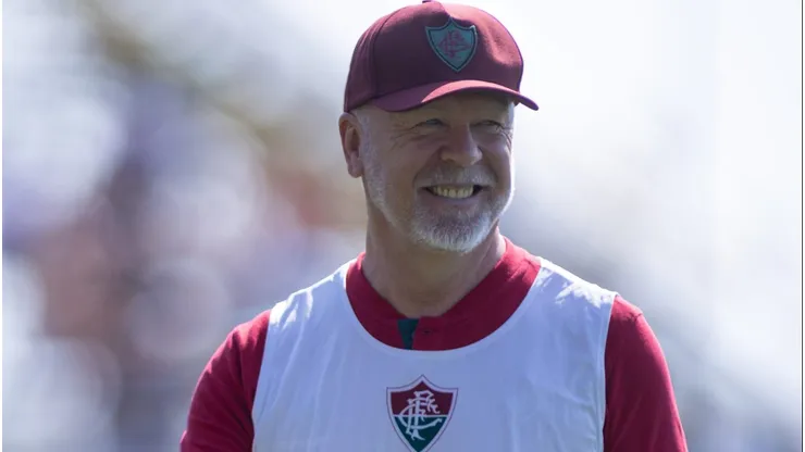 Fluminense deve trazer reforços aprovados por Mano Menezes.