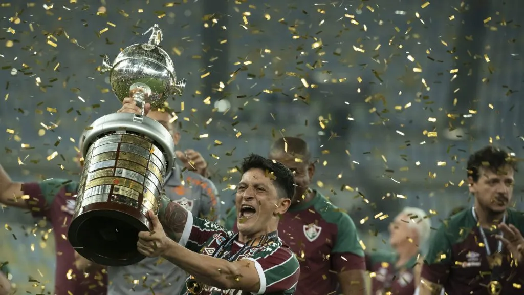 Cano com a taça da Libertadores 2023. Foto: Jorge Rodrigues/AGIF