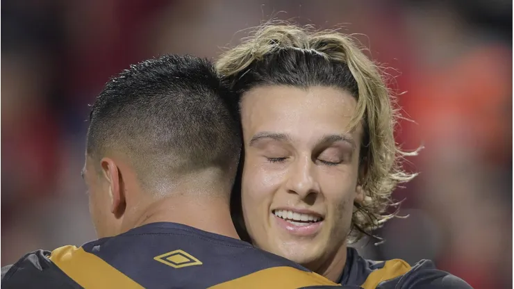 Canobbio marca gol pelo Athletico e está na mira do Flu.