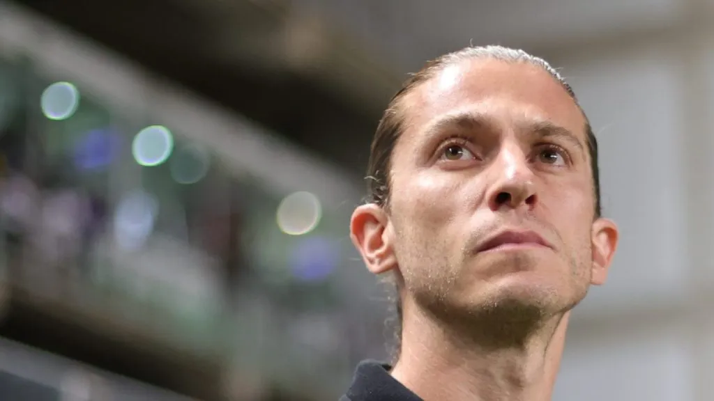 Foto: Gilson Lobo/AGIF – Filipe Luís libera medalhão do Flamengo, que pode virar reforça do Peixe.