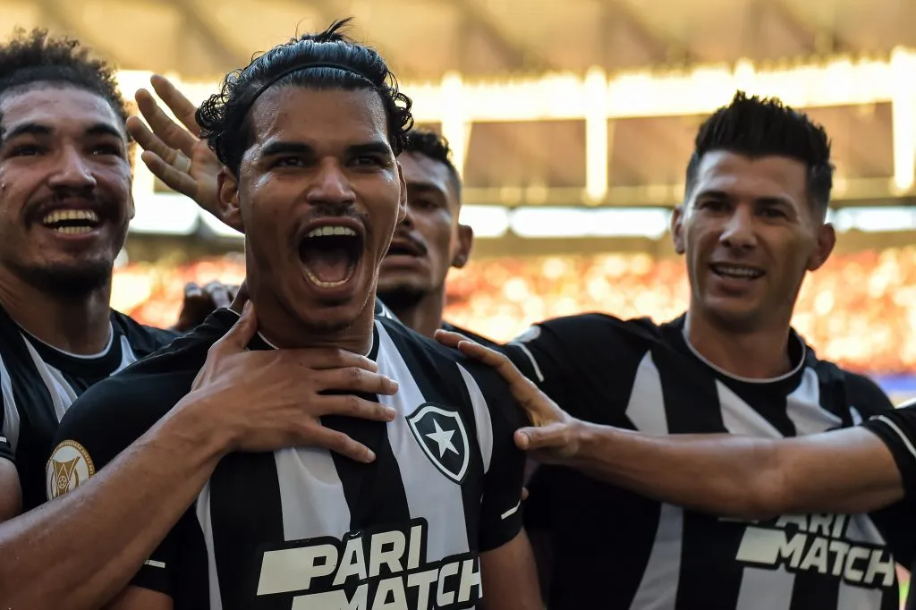 Danilo Barbosa comemorando gol pelo Botafogo - Foto: Thiago Ribeiro/AGIF