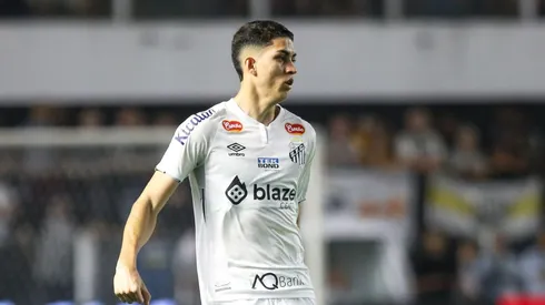 SP - SANTOS - 23/09/2024 - BRASILEIRO B 2024, SANTOS X NOVORIZONTINO - Jair Cunha jogador do Santos durante partida contra o Novorizontino no estadio Vila Belmiro pelo campeonato Brasileiro B 2024. Foto: Reinaldo Campos/AGIF