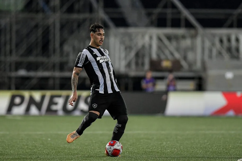 Lucas Halter chegou no Botafogo em 2024. Foto: Thiago Ribeiro/AGIF