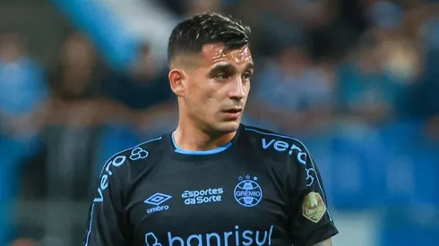 Cristaldo, meia do Grêmio, em ação pelo Brasileirão