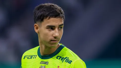 Jovem zagueiro realizou a 1ª temporada pelo Alviverde