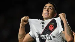 Puma Rodriguez jogador do Vasco comemora seu gol durante partida contra o Athletico-PR. Foto: Thiago Ribeiro/AGIF