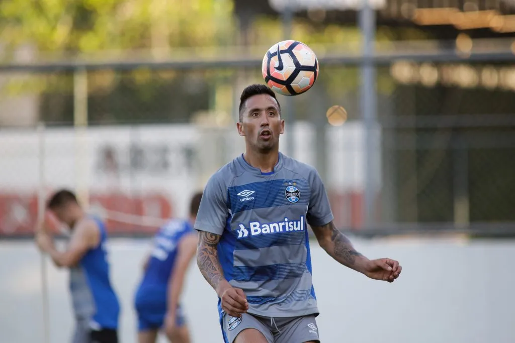 Lucas Barrios do ex-jogador do Grêmio.