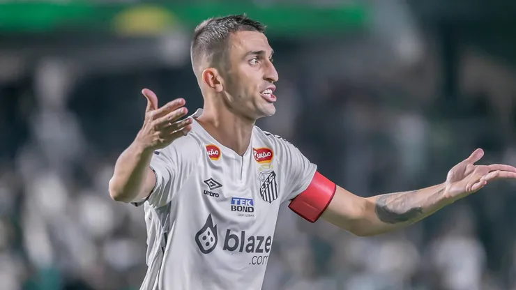 Schmidt chegou a ser capitão em alguns jogos.