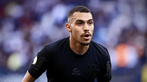 Matheuzinho trocou o Fla pelo Corinthians, mas clube paulista não pagou o combinado