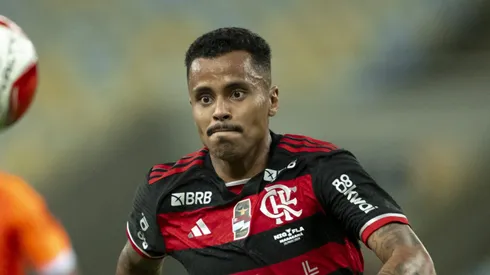 Allan durante partida do Flamengo no estadual
