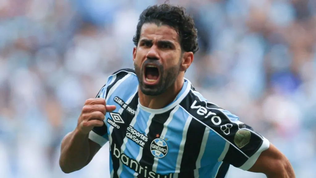 Diego Costa encerrou sua passagem pelo Grêmio - Foto: Maxi Franzoi/AGIF.