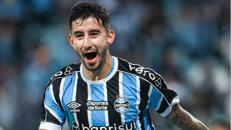Villasanti em ação pelo Grêmio. Foto: Maxi Franzoi/AGIF.