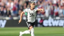 Andreas Pereira em atividade pelo Fulham em partida da Premier League no London Stadium diante do West Ham. Foto: James Boardman / Alamy Stock Photo
