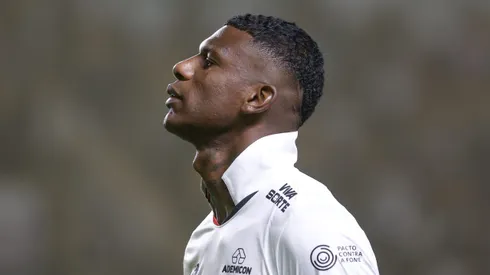 SC - CRICIUMA - 26/10/2024 - BRASILEIRO A 2024, CRICIUMA X SAO PAULO - Arboleda jogador do Sao Paulo durante partida contra o Criciuma no estadio Heriberto Hulse pelo campeonato Brasileiro A 2024. Foto: Leonardo Hubbe/AGIF