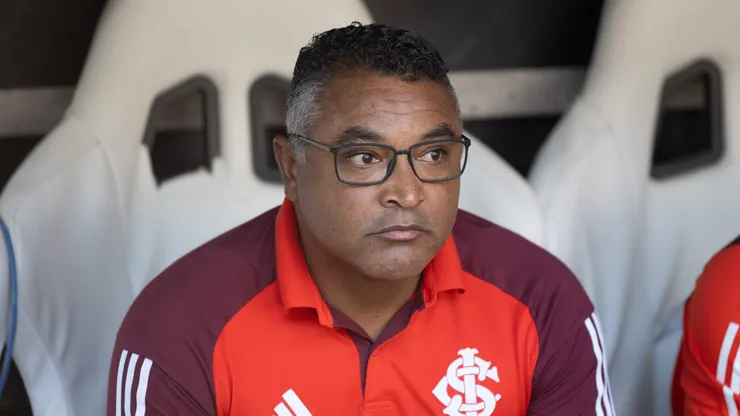 Roger Machado entrou no radar do Botafogo. Foto: Baggio Rodrigues/AGIF.