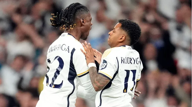 Rodrygo e Camavinga comemoram gol pelo Real Madrid em partida da Champions League no Santiago Bernabéu. Foto: PA Images / Alamy Stock Photo