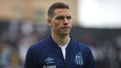 Julio Furch, atacante do Santos, na Vila Belmiro