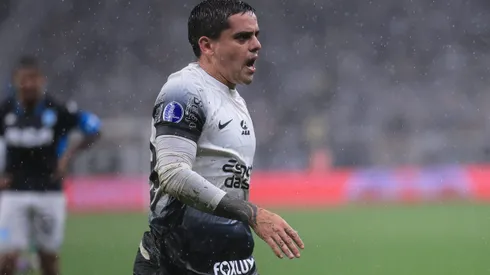 SP - SAO PAULO - 24/10/2024 - COPA SUL-AMERICANA 2024, CORINTHIANS X RACING - Fagner jogador do Corinthians durante partida contra o Racing no estadio Arena Corinthians pelo campeonato Copa Sul-Americana 2024. Foto: Ettore Chiereguini/AGIF