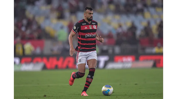 Zagueiro perdeu espaço no time. Thiago Ribeiro/AGIF.