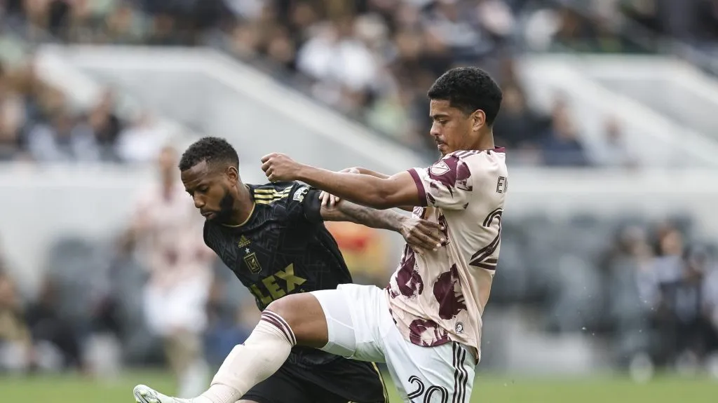 Foto: Michael Owens/Getty Images- Evander (número 20 do Portland) fez 15 gols e anotou 15 assistências no último ano da MLS.